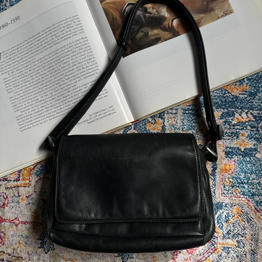 Derek Alexander Black Leather Shoulder Bag - Picture 9 of 16